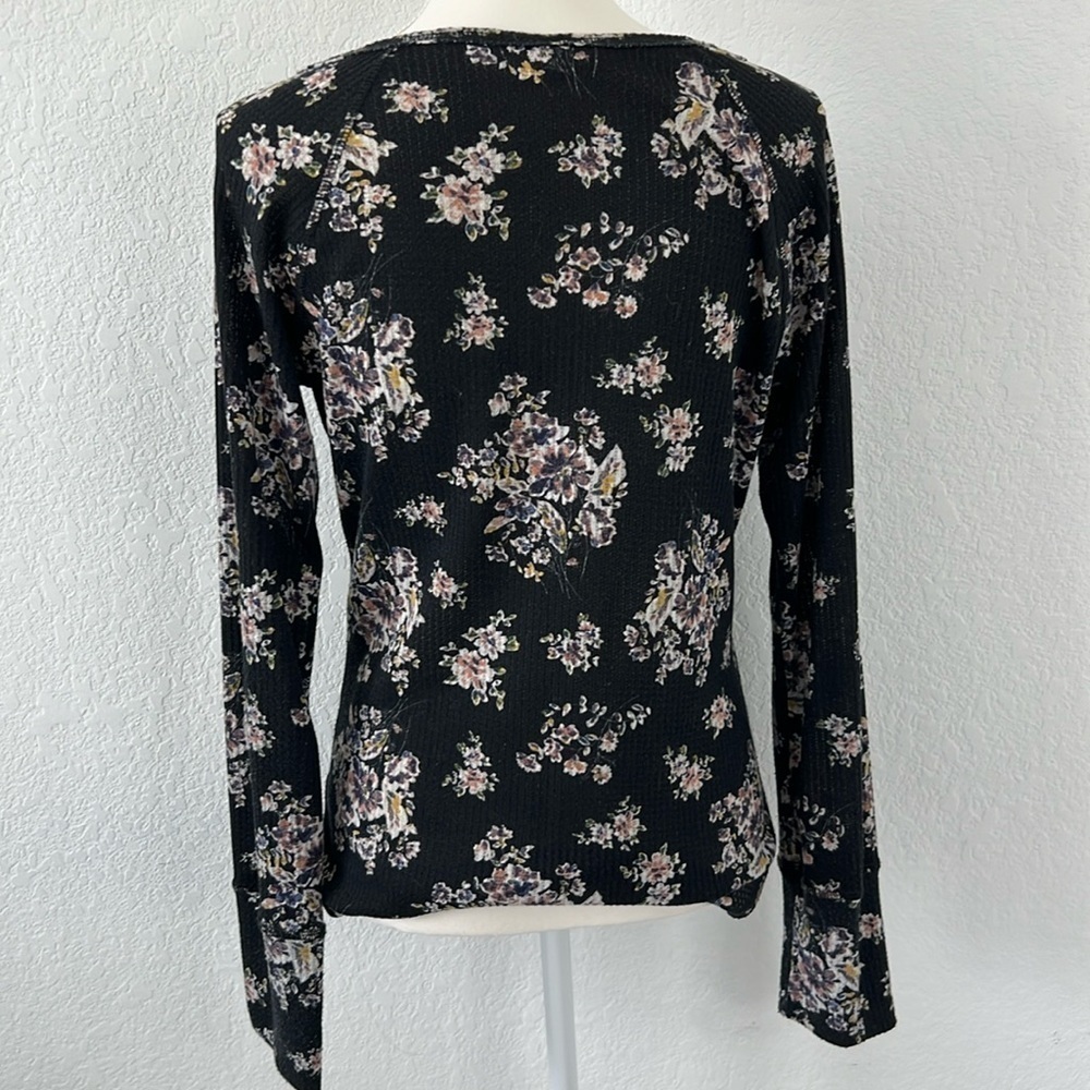 ModCloth Floral Waffle Knit Henley Long Sleeve Top‎ - Picture 4 of 8